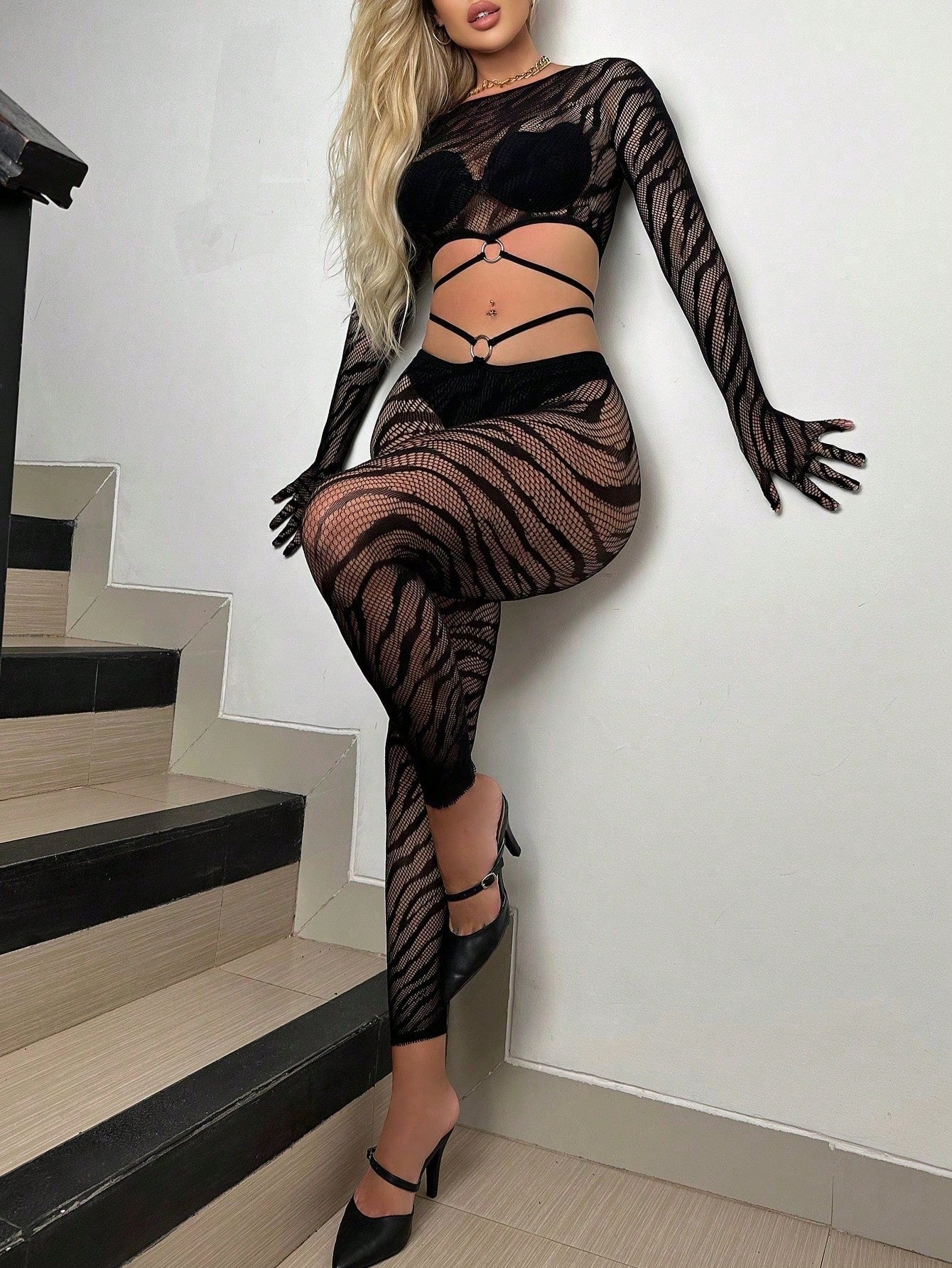 Llingerie Set With Low-Waisted Panties