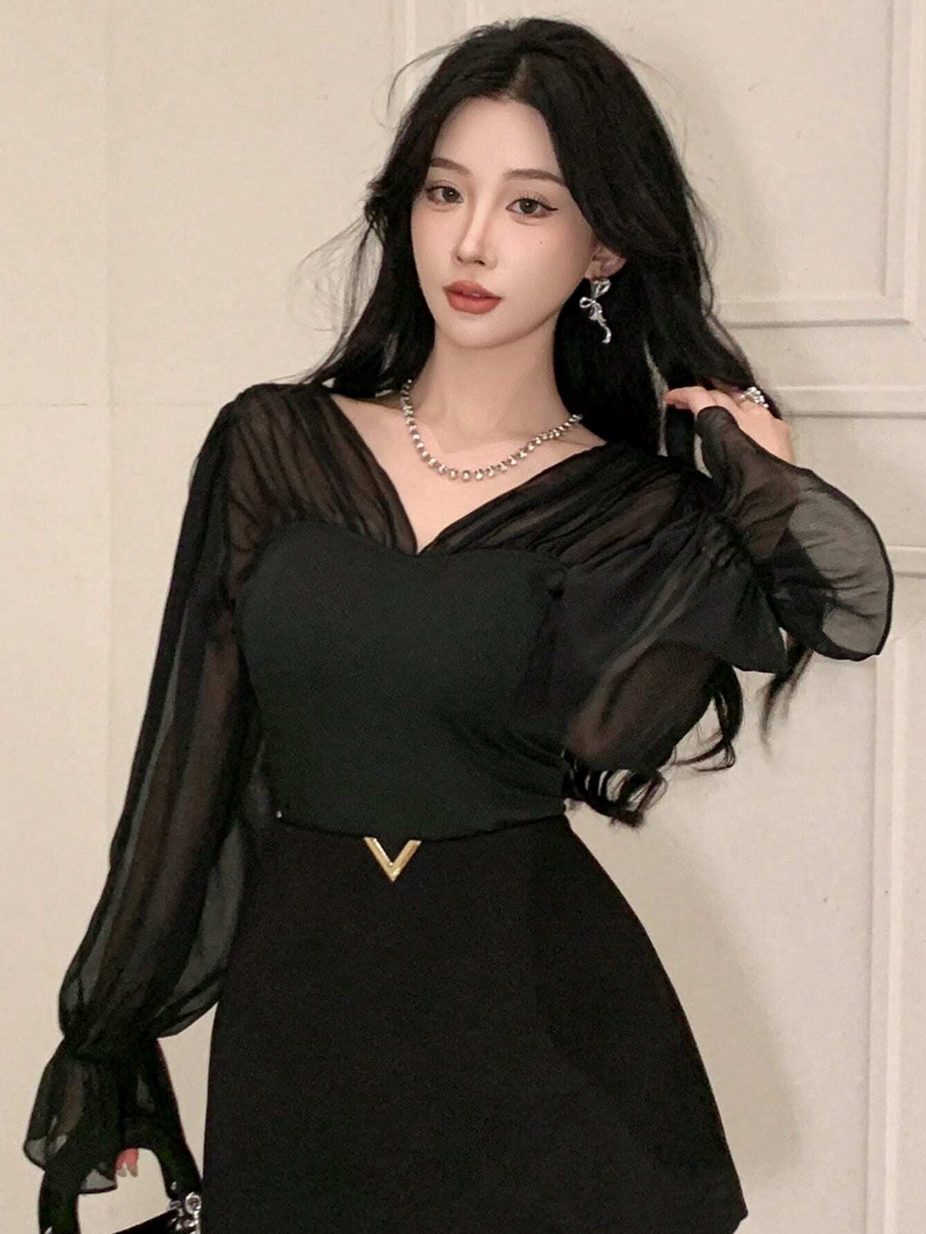 V-Neck Patchwork Puff Sleeve Long Sleeve Sheer Pleated Blouse
