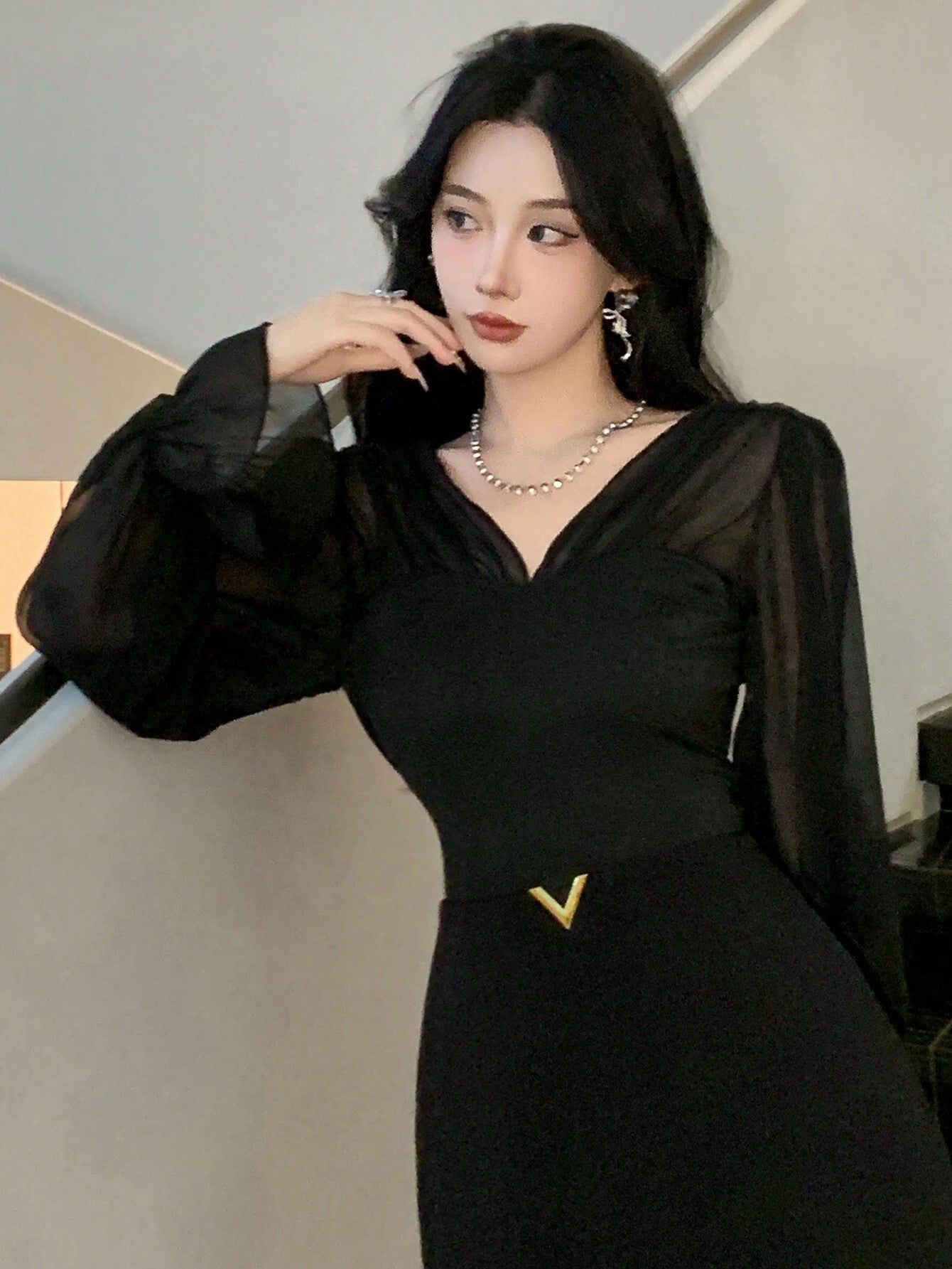 V-Neck Patchwork Puff Sleeve Long Sleeve Sheer Pleated Blouse