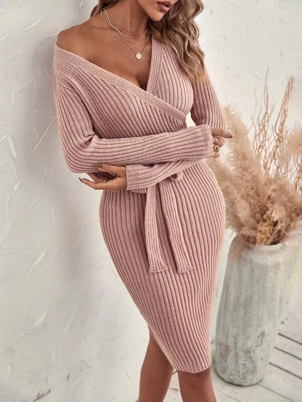 فستان صوف مع حزام