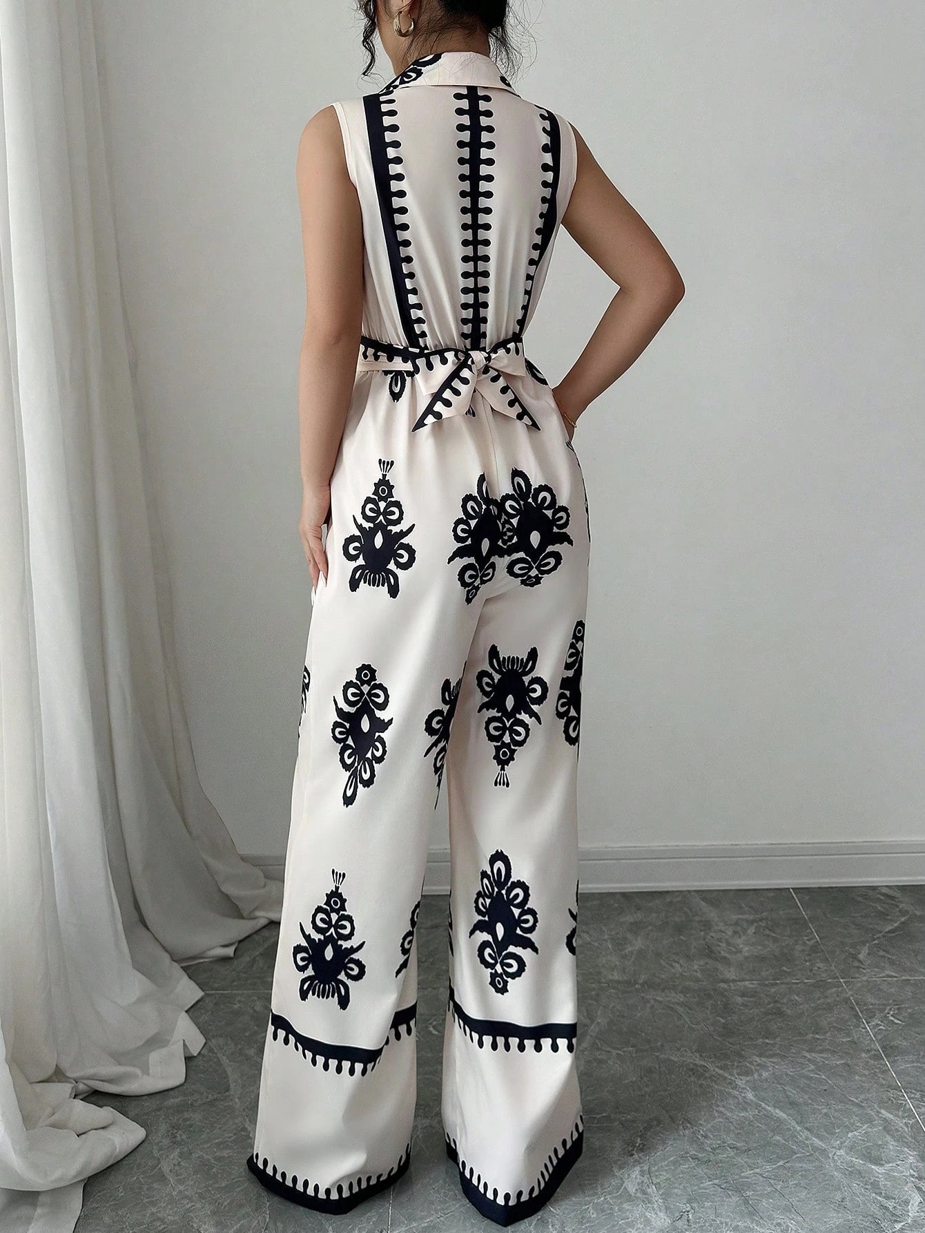 Short Sleeve Floral Print Jumpsuit | Fabric Soft - Plain - ** Stretch: Non-Stretch Short Sleeve Floral Print Jumpsuit | Fabric Soft - Plain - ** Stretch: Non-Stretch