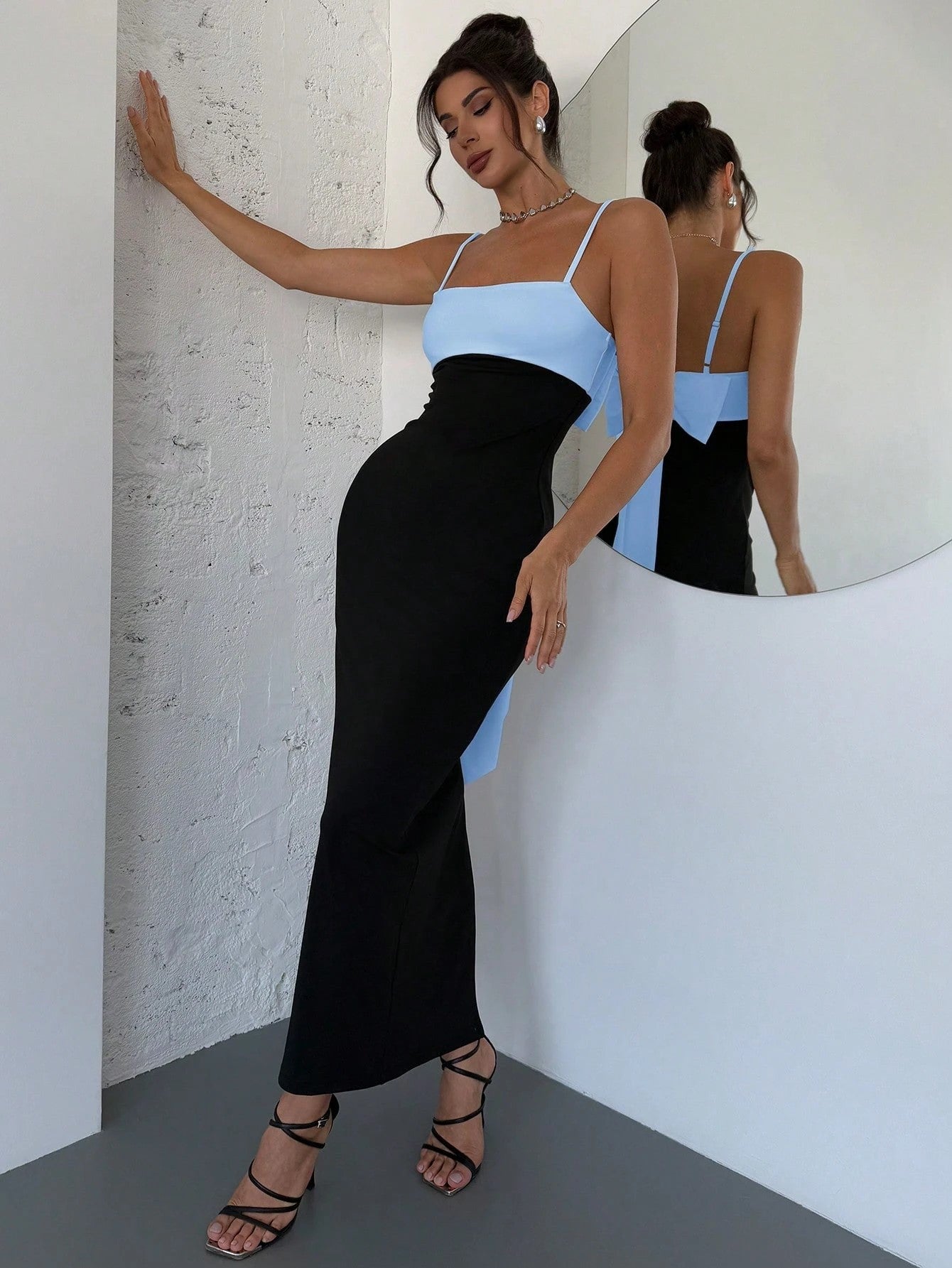 Backless Maxi Dress | Fabric Soft - Plain - ** Stretch: Medium Stretch Backless Maxi Dress | Fabric Soft - Plain - ** Stretch: Medium Stretch