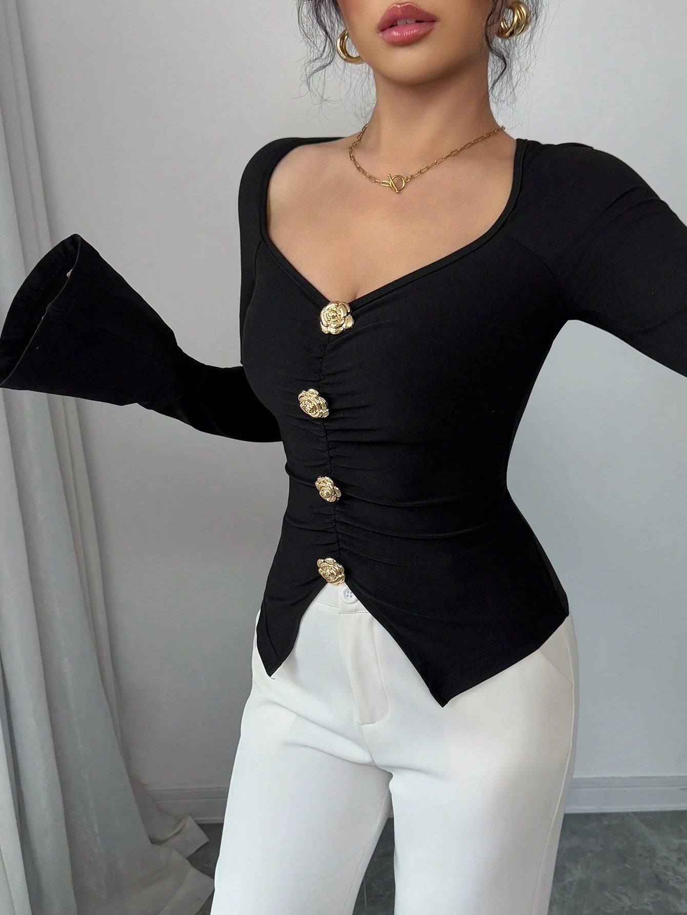 Long-Sleeved T-Shirt With Rose-Shaped Metal Button